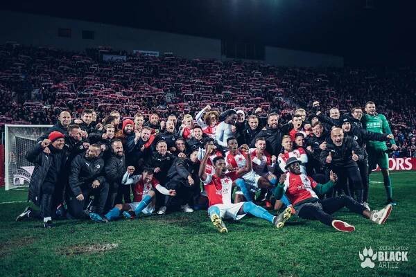 SK Slavia Praha x Sevilla FC 4:3 (Eden) / fotogalerie blackart.cz