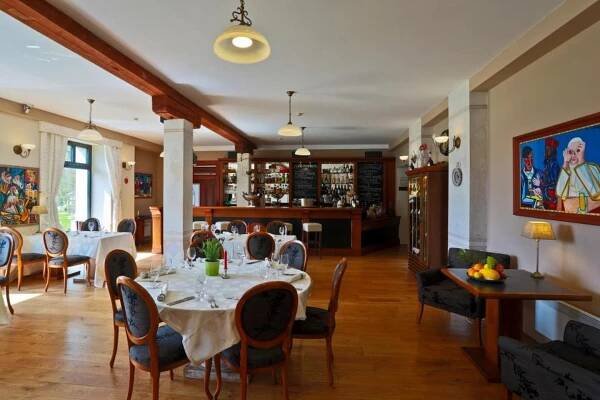 Grill restaurant Mlýn Karlštejn | Apetee