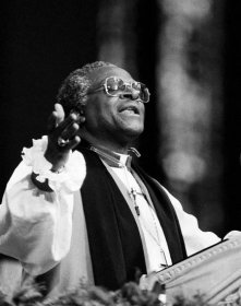 Desmond Tutu, Whose Voice Helped Slay Apartheid, Dies at 90