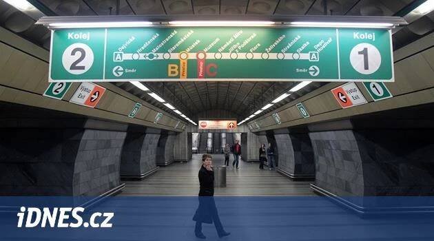 Vstup do stanice metra Malostranská byl uzavřen, rozbily se dva eskalátory - iDNES.cz