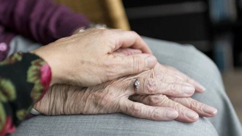 Katastrofálním stavem pé�če o seniory si připravujeme strašné umírání – A2larm