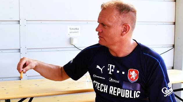 VAR by měl být dobrý sluha, ale je z něj špatný pán, říká Tomáš Kostka