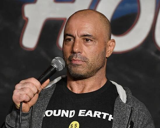 Joe Rogan: "Nechápu, proč vyhodili Eliase Theodorou"