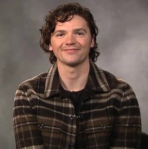 Joel Courtney - Wikipedia