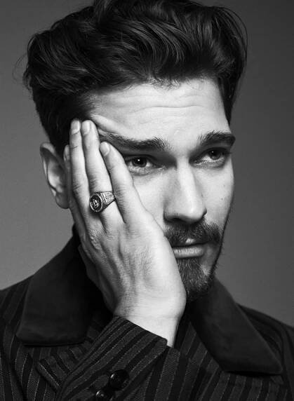 Cagatay Ulusoy Craziness in the High Society - Turkish Celebrity News