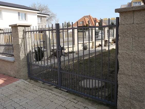 Výroba a montáž kovaných bran na míru, Stehelčeves, KlaTan - kované ploty