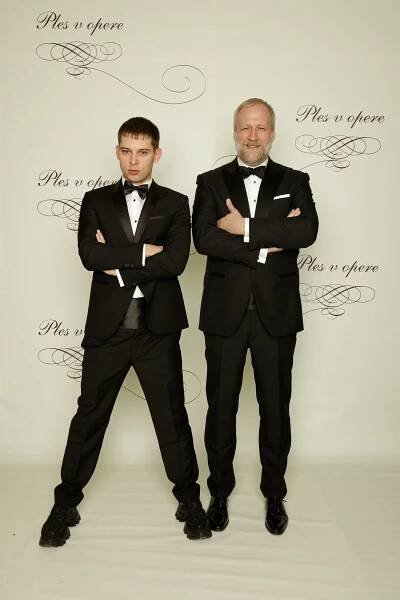 Režisér Peter Bebjak (vpravo) a jeho partner...