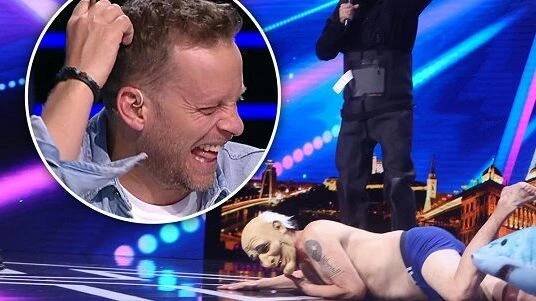Bizarní bratři totálně odrovnali Jakuba Prachaře. Když došlo na svlékání, šel do kolen nejen on - Super.cz