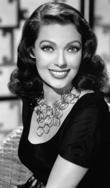 Loretta Young (1913-2000) - Find a Grave Memorial