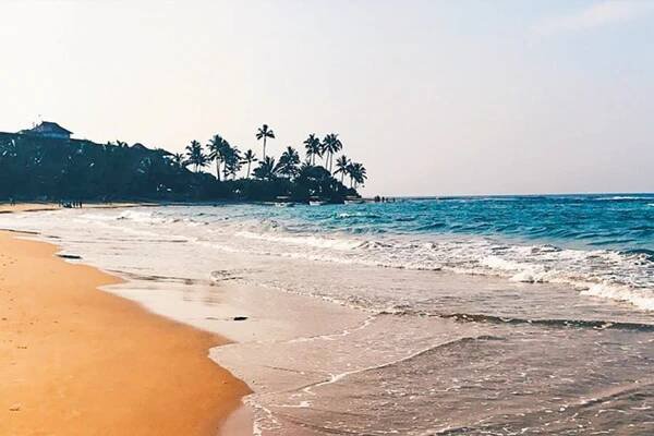 Hikkaduwa-Beach
