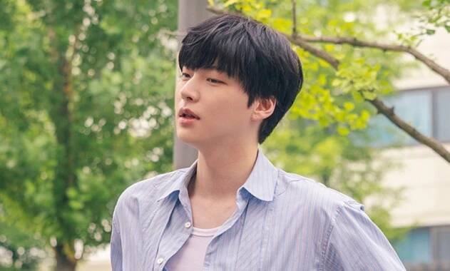 Ahn Jae-hyun Faces Financial Issue: Switched from Porsche to Compact Car