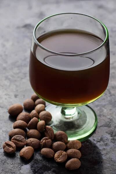 What is Kahlua and What Cocktails Can You Make with It?