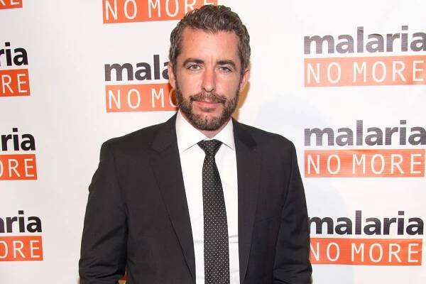 Jason Jones latest 'Daily Show' comedian moving to sitcoms