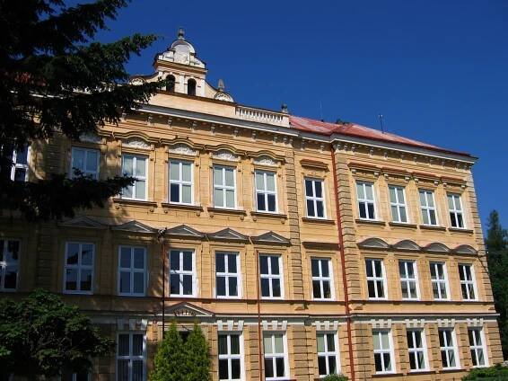 ZŠ Komenského Dačice: Historie školy ve fotografiích