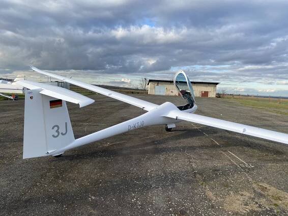 MAIDEN FLIGHT HPH 304eS SN 139 - HpH Sailplanes