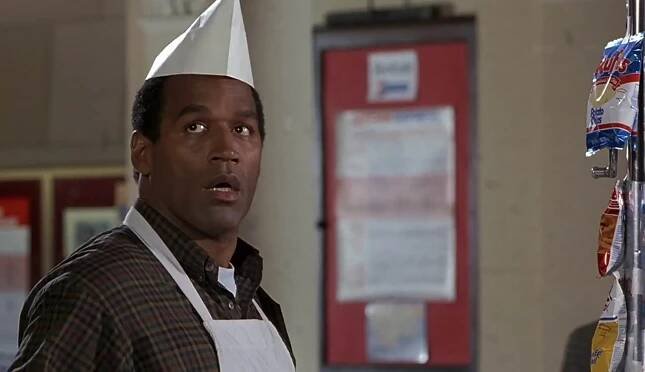 O.J. Simpson in Bláznivá střela 33 a 1/3: Poslední trapas (1994)