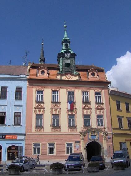 Soubor:Jindrichuv Hradec-statue.jpg