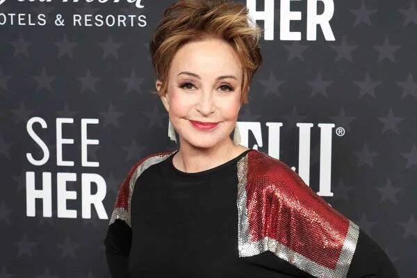 Annie Potts attends the 28th Annual Critics Choice Awards at Fairmont Century Plaza on January 15, 2023