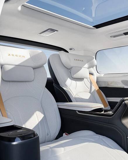 V Číne stvorili MPV Rolls-Royce. Navyše je elektrický! - TECHBOX.sk