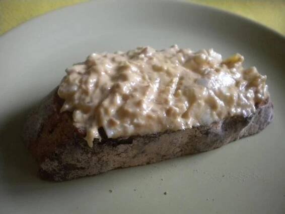 Recept: Pomazánka z rybiček v tomatu