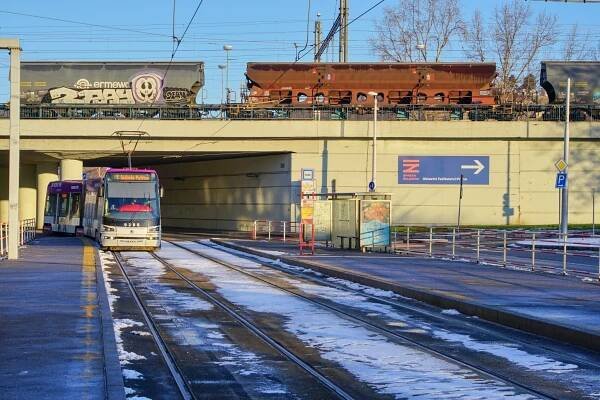 Fotogalerie • Nádraží Holešovice ♿ (Zastávka tramvaje, autobusu, stanice metra C) • Mapy.com