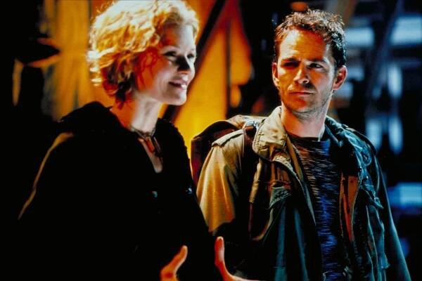 Jeremiah - To Sail Beyond the Stars - Z filmu - Missy Crider, Luke Perry
