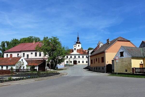 Radomyšl, pomník padlým ve... - Pomník