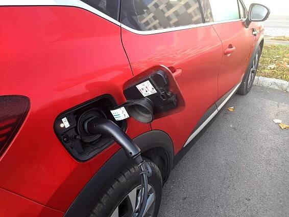 Renault Captur plug-in hybrid - Autaprozeny.cz