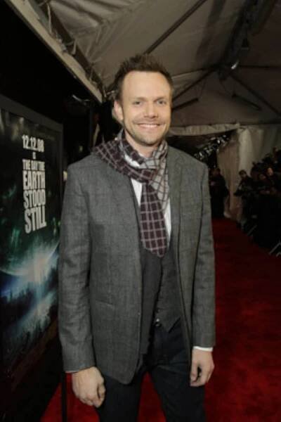 Joel McHale at an event for Den, kdy se zastavila Země (2008)
