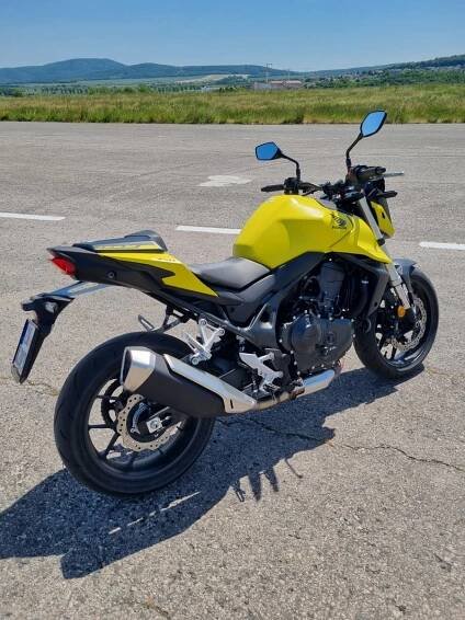 Test Honda CB750 Hornet: Chcete mě všichni | Autojournal.cz