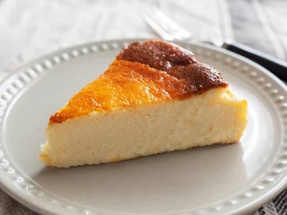 baskický tvarohový koláč,san sebastian cheesecake - tvarohový dort - stock snímky, obrázky a fotky