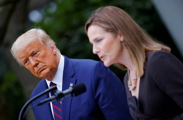 Respektovanou soudkyni (†87 ) má nahradit odpůrkyně potratů. Trump nominoval matku šesti dětí