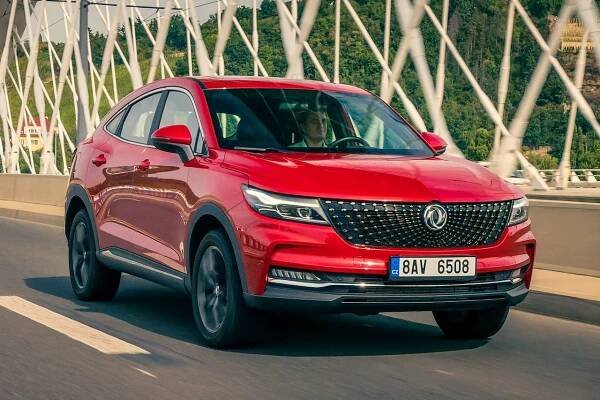 Na český trh vstupuje nová značka, automobilka Dongfeng