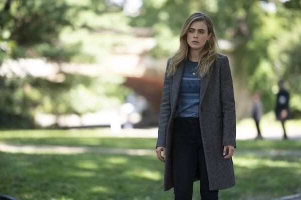 Manifest - Zapněte si pásy - Z filmu - Melissa Roxburgh
