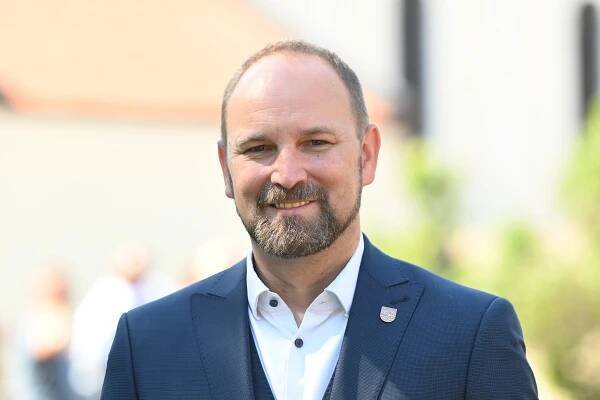 Predsedom Združenia samosprávnych krajov SK8 ostáva Jozef Viskupič