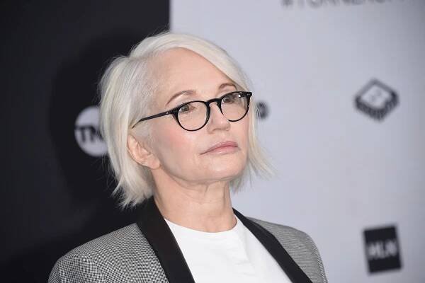 A New York City photographer hit actress Ellen Barkin with a lawsuit Monday for tweeting his photo of her flipping him the bird at Harvey Weinstein’s rape trial.