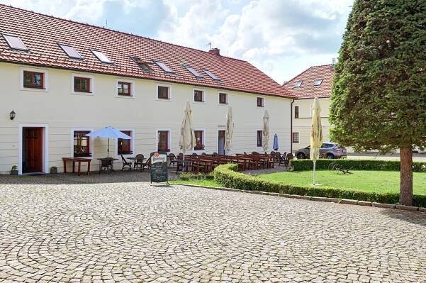 PRONAJATO: RESTAURACE Libocký dvůr, 253 m2, Praha – Liboc - Radek Niezgoda
