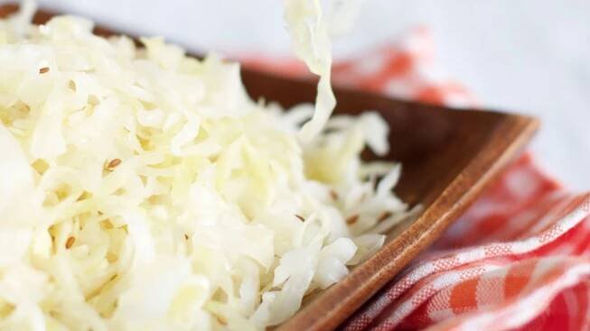 Domácí kysané zelí jen ze 3 ingrediencí - Proženy.cz