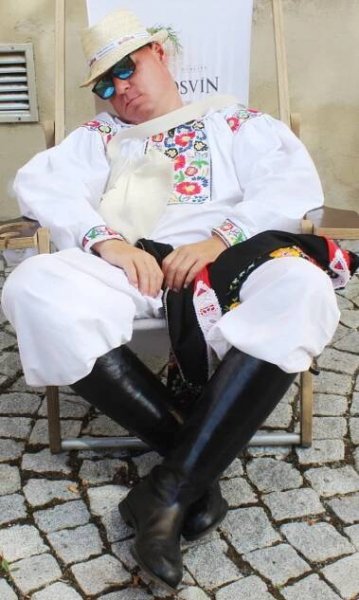 Hladoví návštěvníci Slavností vína si pošmákli na šesti kotlech ovaru od hasičů