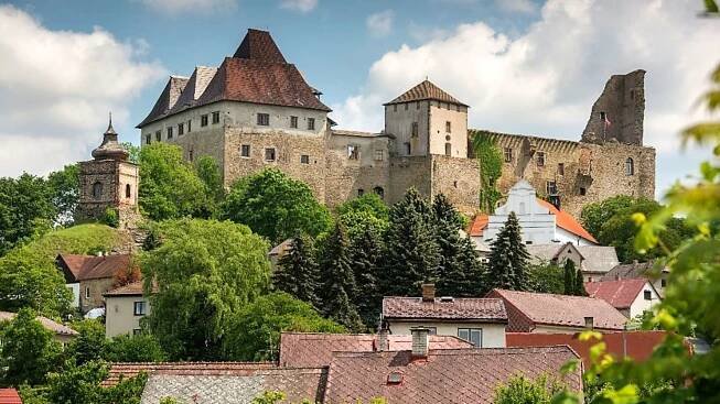 Vypravte se na Vysočinu, navštivte Lipnici nad Sázavou. Čeká na vás středověký hrad i Národní památník odposlechu