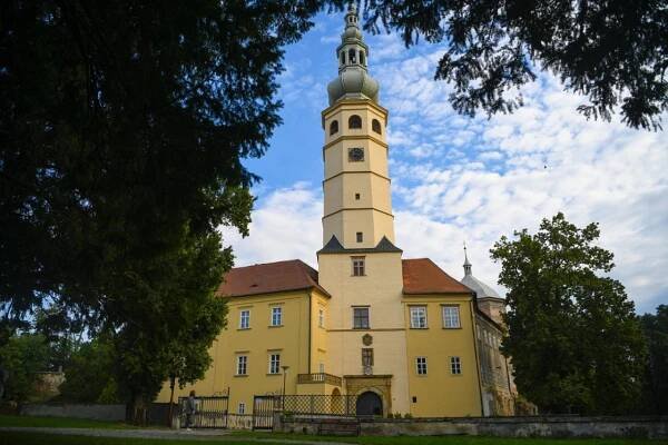 Zámek Tovačov | Hrady a zámky | Stezka hradů a zámků