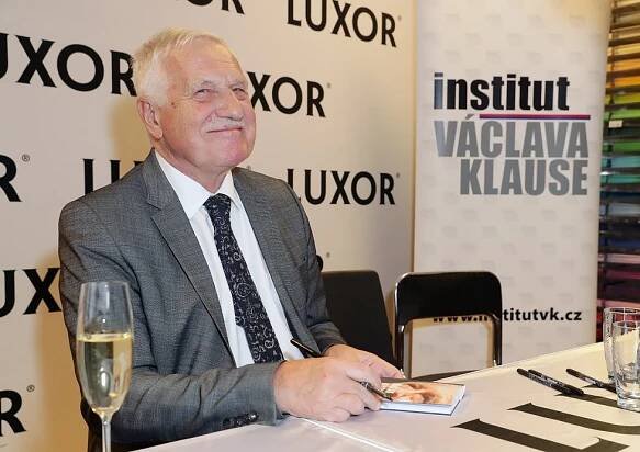 Klaus o zmatcích u piva, „uplých gatích“ i synech a vnoučatech: Nejsem dokonalý dědeček