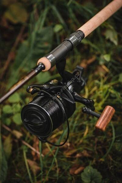 Naviják Giants Fishing Deluxe Reel FS 9000 + cívka 8000 ZDARMA! - Rybářské potřeby | Rybářské centrum Olomouc