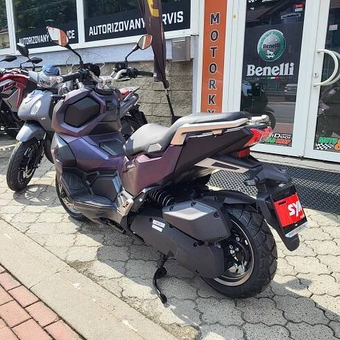 Sym ADX 125i LC ABS E5, PŘEDVÁDĚCÍ, DPH, tovární záruka
