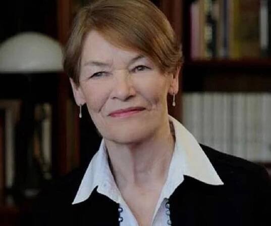 Glenda Jackson Biography - Facts, Childhood, Family Life & Achievements