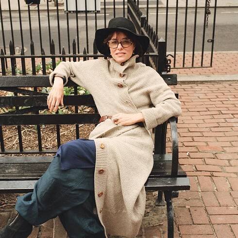 Parker Posey’s New Memoir, You’re on an Airplane, Is a Must-Read