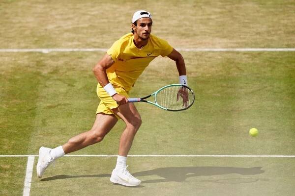 Lorenzo Musetti holds off battling Jordan Thompson to reach final at Queen’s