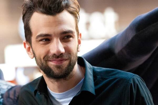 Jay Baruchel plays a “naive romantic on a desperate quest for love” in FXX's new show 