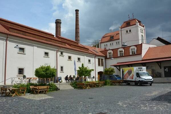 Listopadová výročí: Slaví cvikovský pivovar, hasičárna v Lípě i sbor Zpěvandule