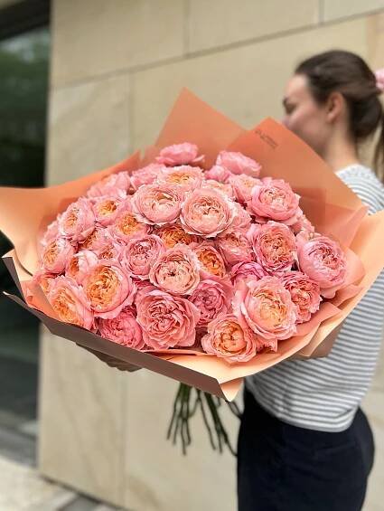 Pivoňkové Růže a Kytice Pivoňkových Růží | Cena od 1000 Kc | Doručení po Praze a ČR - UrbanBloom.cz